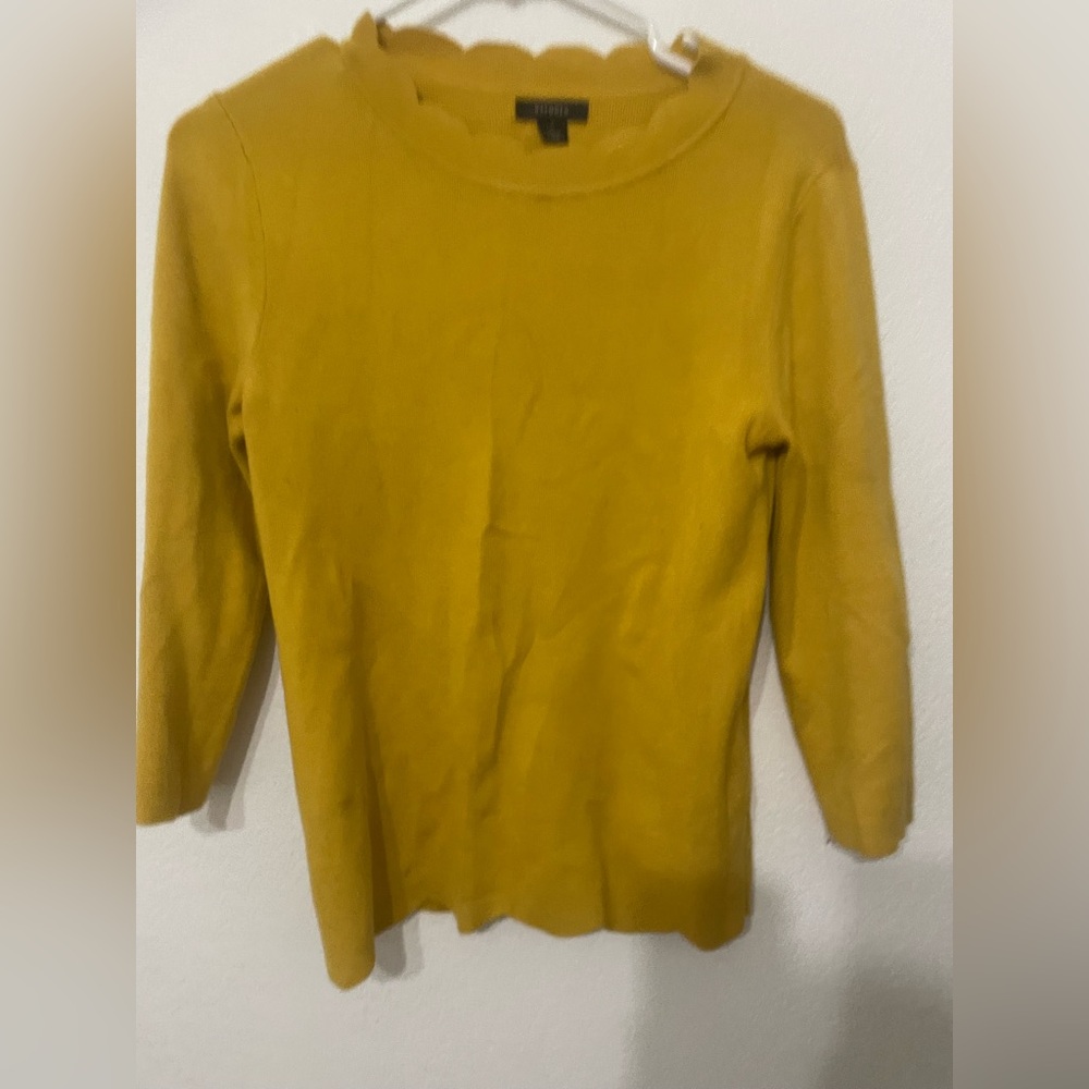 Halogen Scalloped Edge Mustard Top, size S